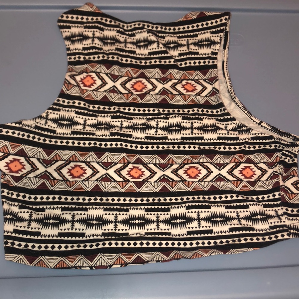 Spring or Summertime Crop Top. Black, white, coral, and burgundy pattern.
